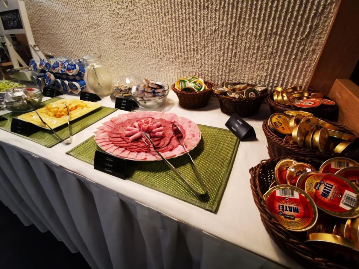 Mělník Hotel U Cisare Iii. מראה חיצוני תמונה