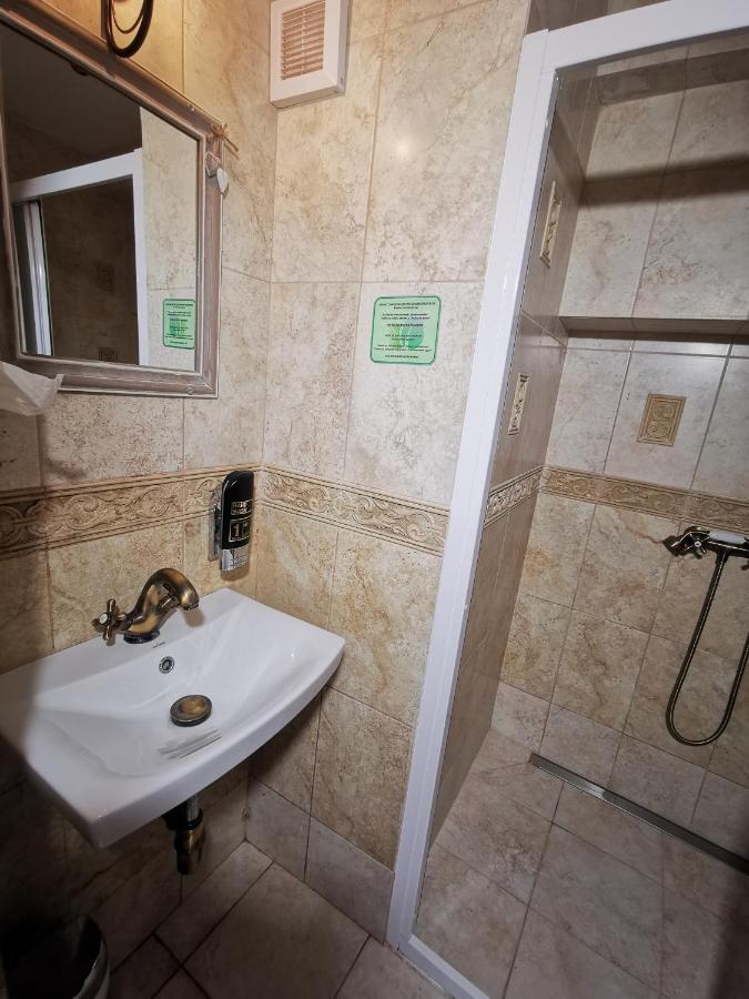 Mělník Hotel U Cisare Iii. מראה חיצוני תמונה